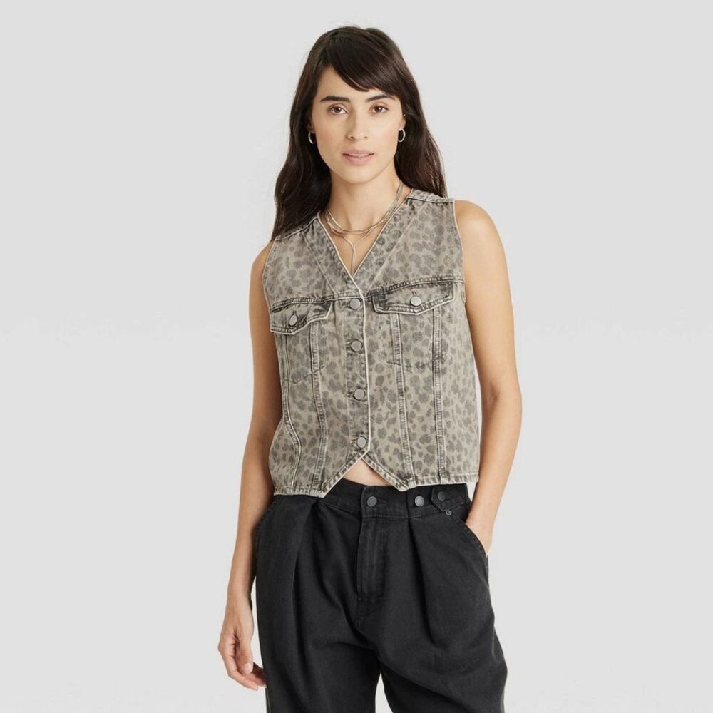 NWT Universal Thread Denim Vest Leopard